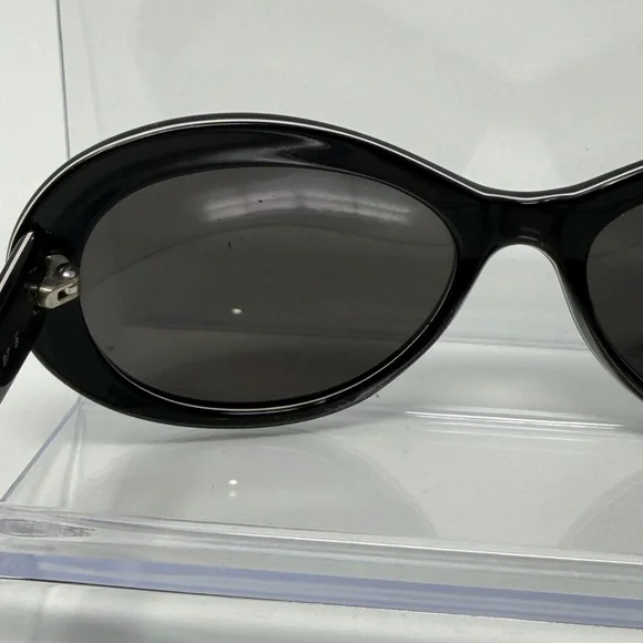 ❌ SOLD ❌ Dolce & Gabbana Glossy Black Oval Sunglasses EUC - Picture 4 of 8